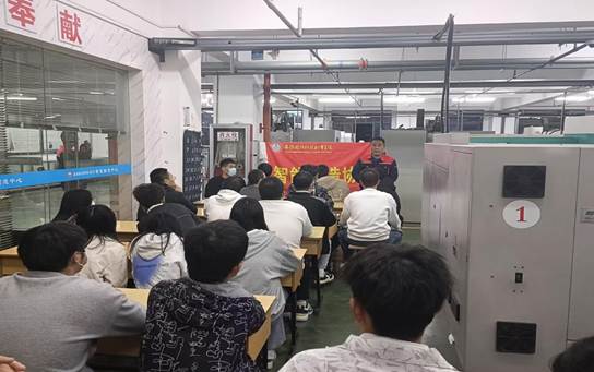 说明: 5A98305DD117E274FAA225605EBA7771