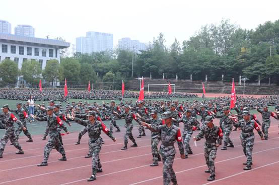 说明: D:\工作盘\2023年工作\军训闭幕式\IMG_8362.JPG