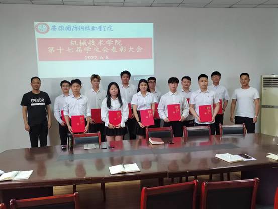 82ab1e2301bdf9f4d833f03d8886635