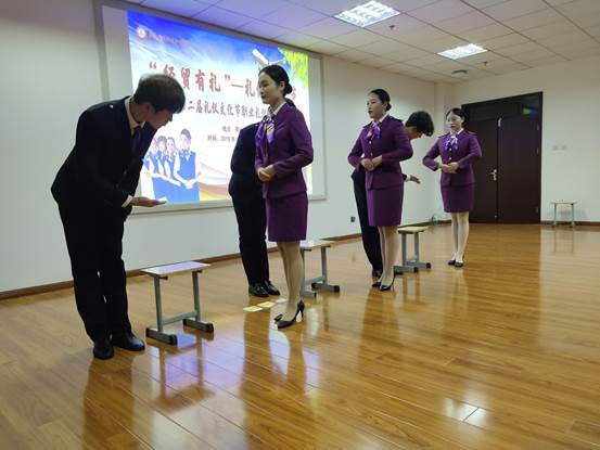 说明: E:\一院一品\礼仪秀照片\礼仪秀照片\照片\41D99978BB9BD1B9F5E369C646BFD5D4.jpg